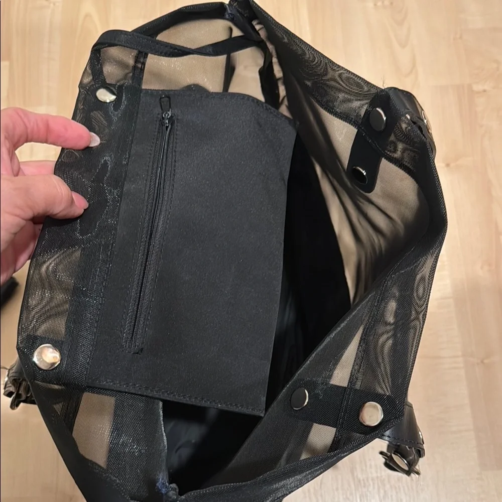 Elegant Black Tote Bag - Picture 8 of 11